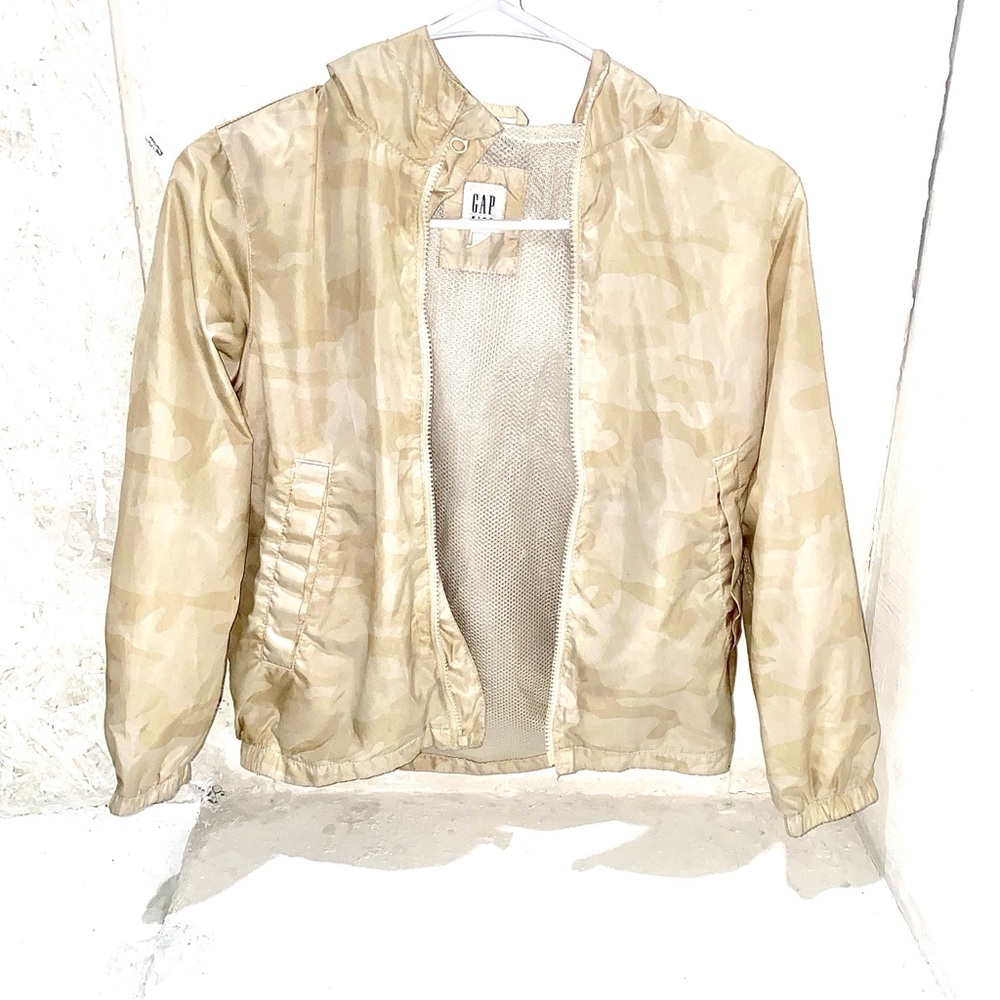 GAP Kids Tan and cream colored camouflage print Jacket 🧥 size medium